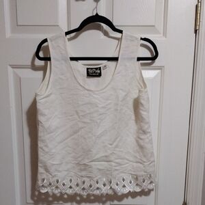 Bob Mackie White Eyelet Hem Sleeveless Tank Medium